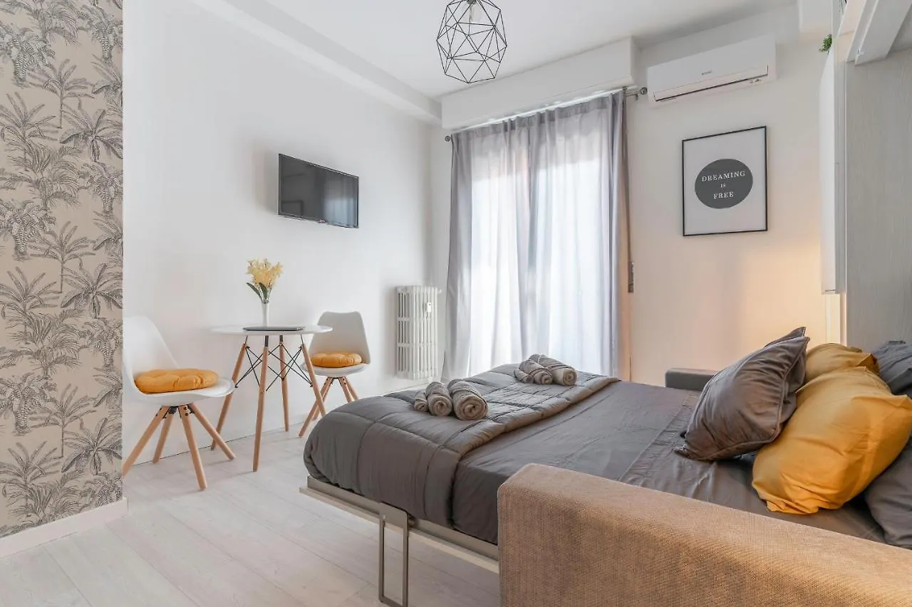 Sebino18 - Design Apartment Suite Milano Italia